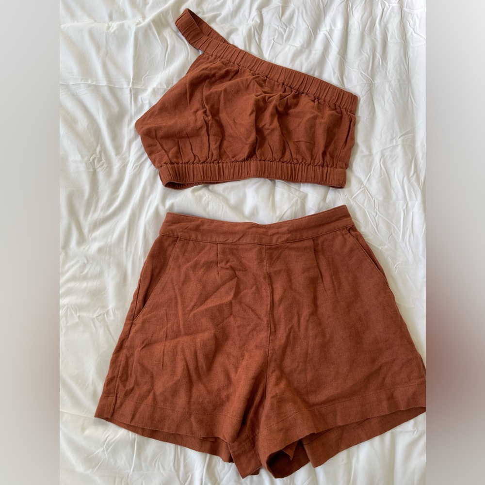 Abercrombie Matching Set - Pull on shorts and one shoulder top.